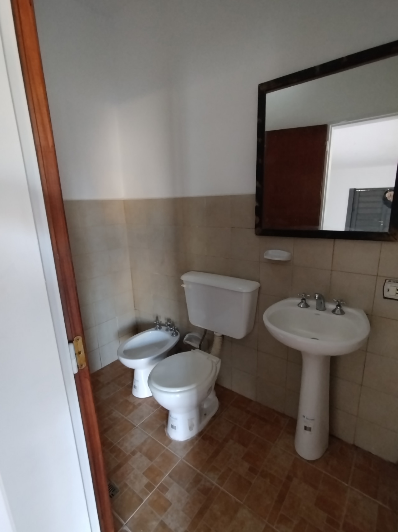 BAÑO DE COCHERA