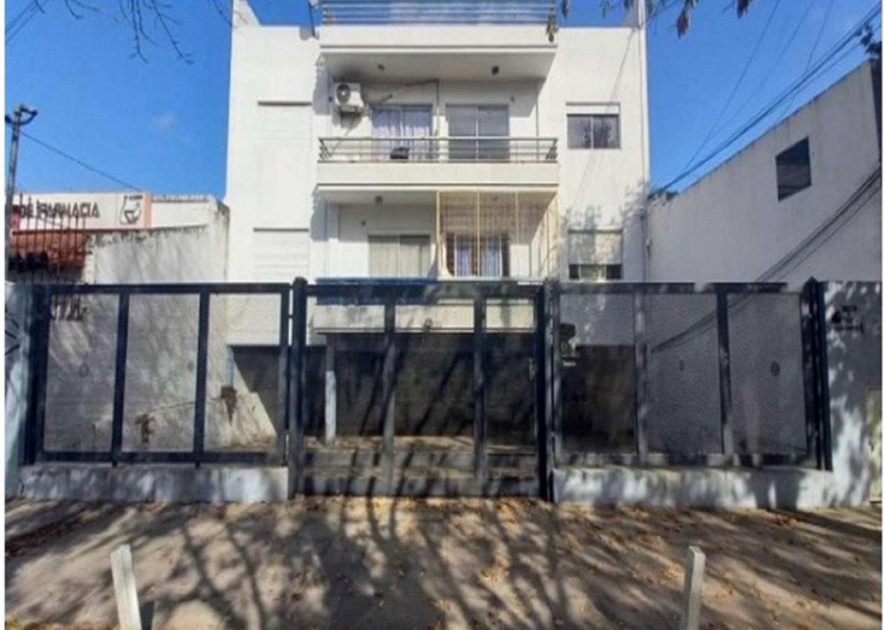 Departamento 2 ambientes con balcon y cochera en complejo